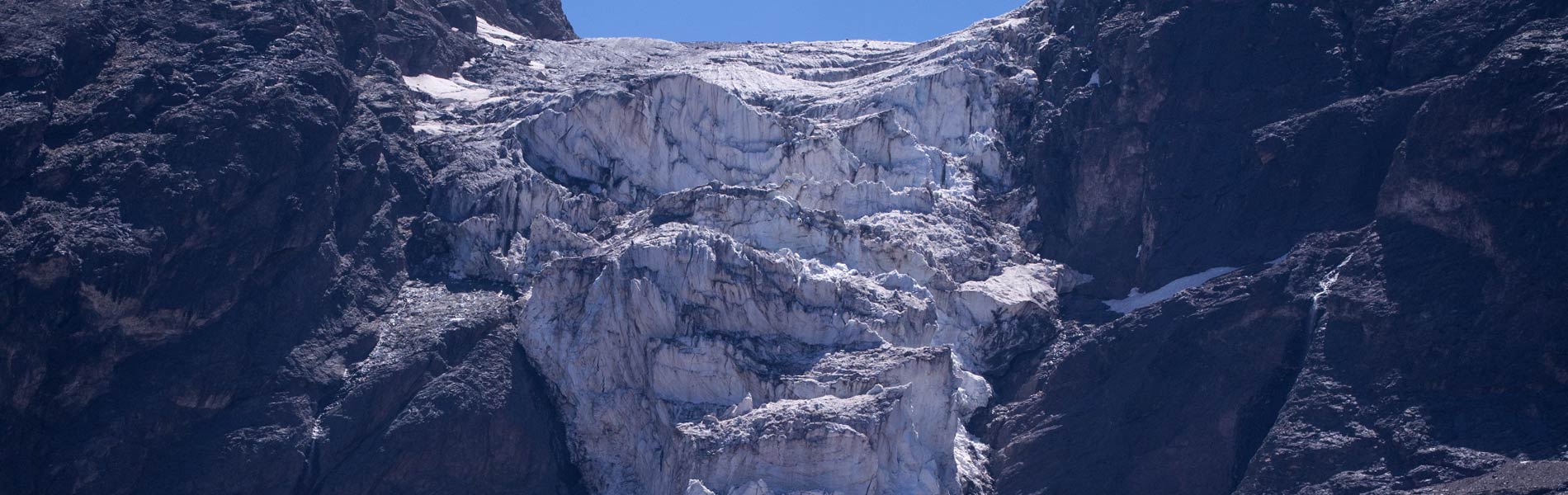 El Morado Hanging Glacier - Chile Outdoor