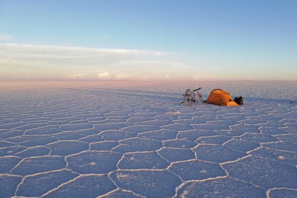 camping in Uyuni salt flat